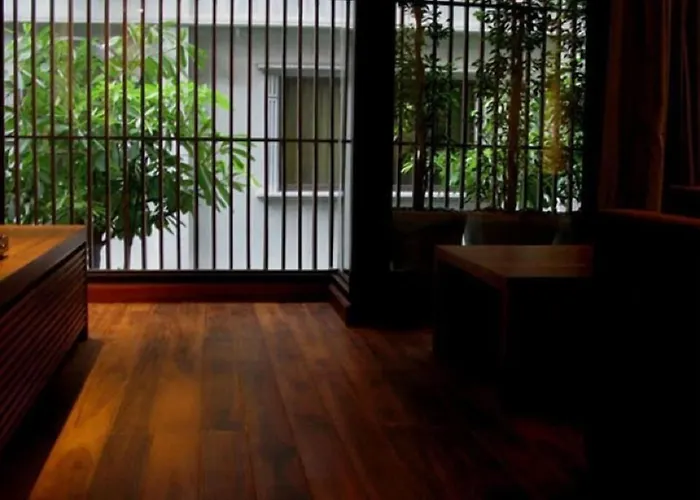 Luxx Langsuan Hotel - Sha Plus